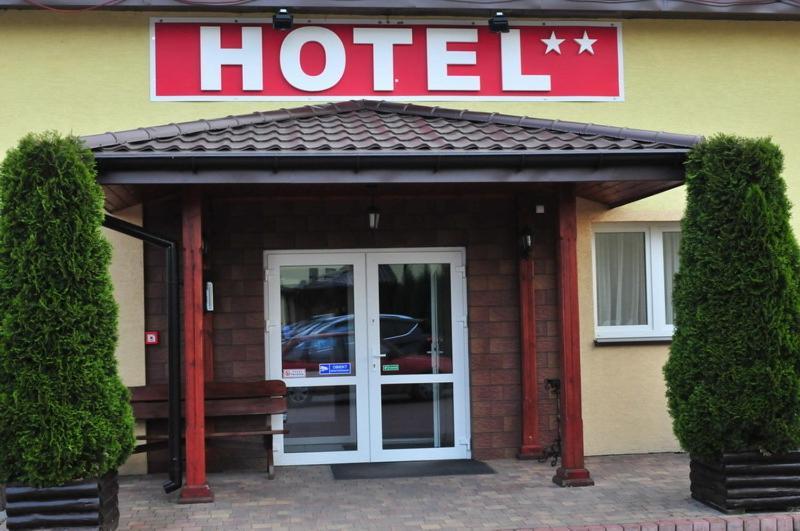 Hotel Marco Plonsk Szkolna 115 Bagian luar foto