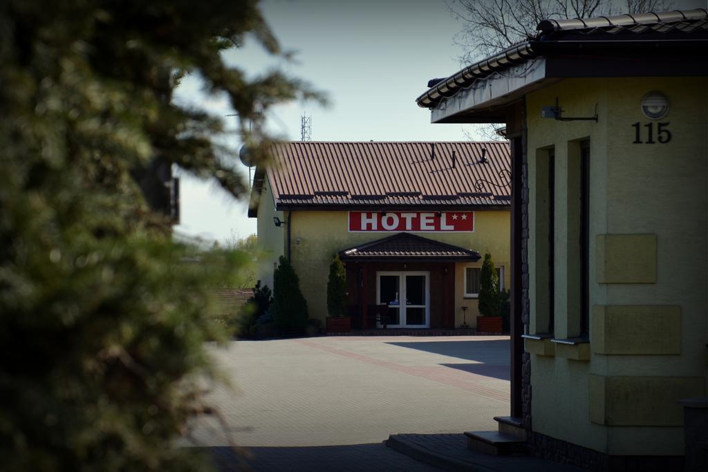 Hotel Marco Plonsk Szkolna 115 Bagian luar foto